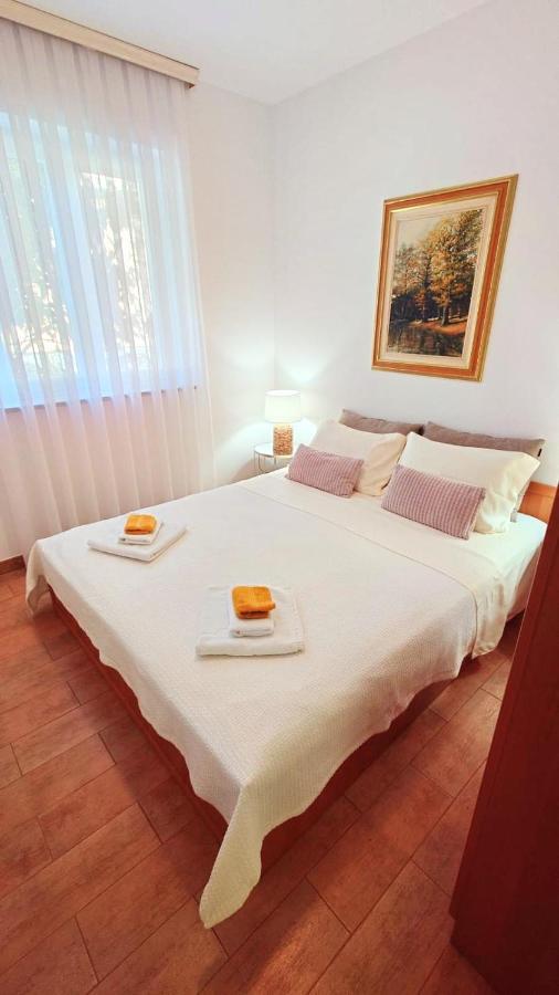 Apartments Lola Rovinj Exterior foto