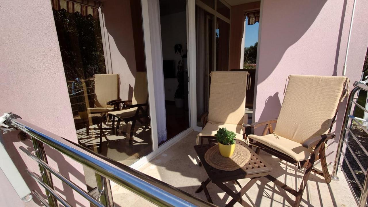 Apartments Lola Rovinj Exterior foto