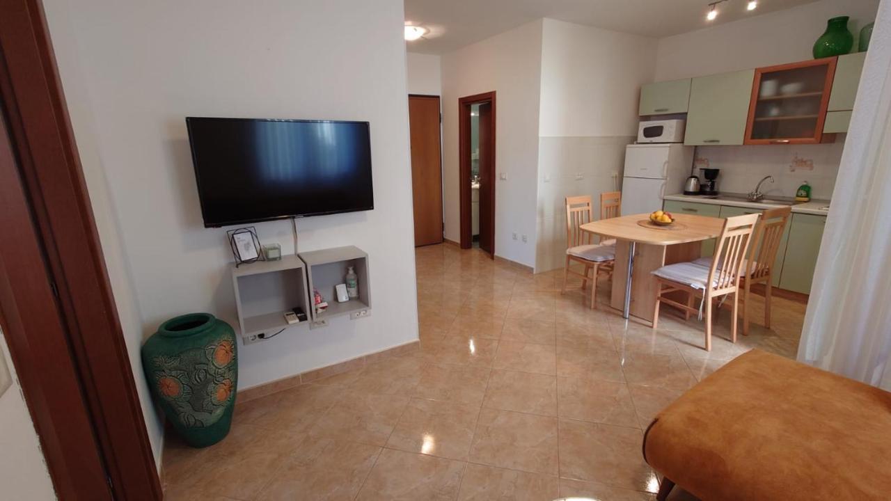 Apartments Lola Rovinj Exterior foto