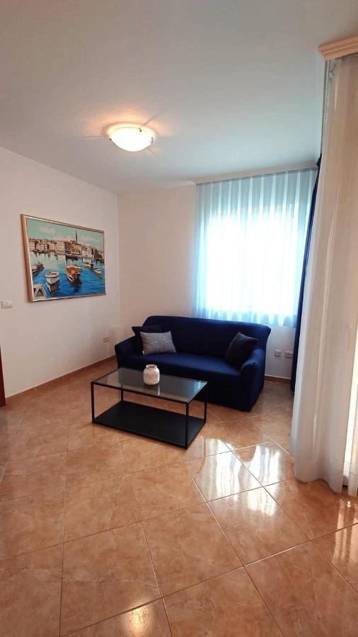Apartments Lola Rovinj Exterior foto